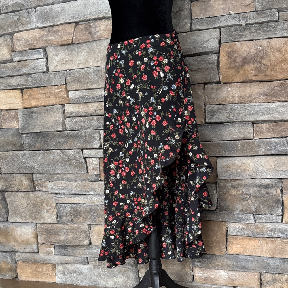 Floral Asymmetrical Ruffle Hem Black Skirt